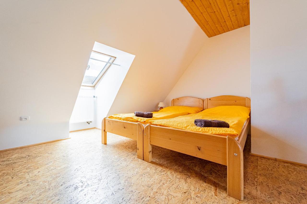 Family Apartments V Zatisi Dolni Morava Exterior photo